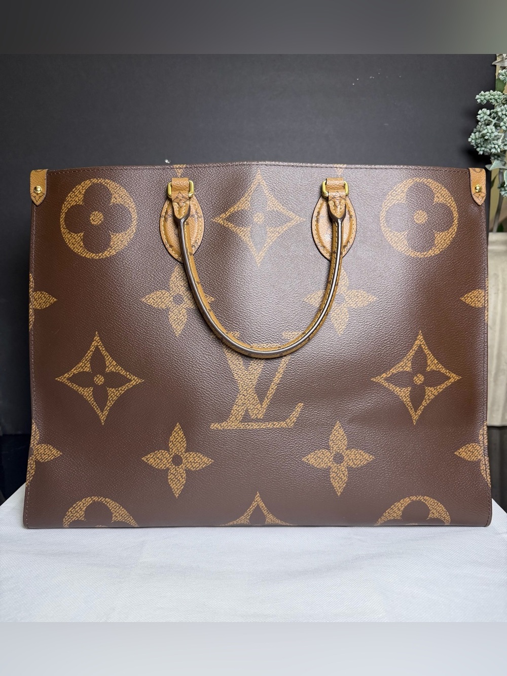 Louis Vuitton OnTheGo GM